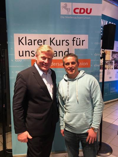 Lars Wedekind trifft Bernd Althusmann in der Halle 39 in Hildesheim am 04.03.2020. 