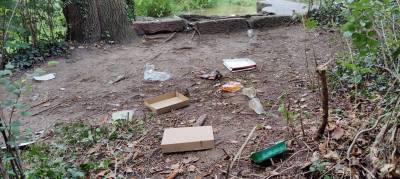 M�ll soweit das Auge reicht am Kleinen Kanian auf dem Weg zu Leineinsel am Wasserfall. 