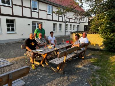 Letzte Fraktionssitzung der Stadtratsfraktion vor der Sommerpause 2023 mit Grillen in Banteln. 