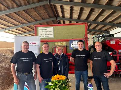 CDU-Vorstand des Ortsverbandes Gronau (Leine) mit der MdL Barbara Otte Kinast in der Mitte am 30.09.2023 in D�tzum. 