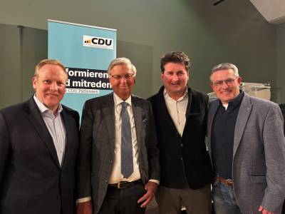 Lars Wedekind trifft zusammen mit Justus L�der am 08.01.2025 Tilman Kuban und Wolfgang Bosbach in Pattensen. 