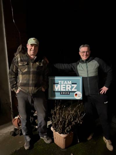 Cord Tenne und Lars Wedekind am 10.02.2025 auf dem Hof Tenne bei der Vorstandssitzung. 