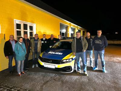 Auch das obligatorische Bild mit einem Streifenwagen durfte nicht fehlen :-) !