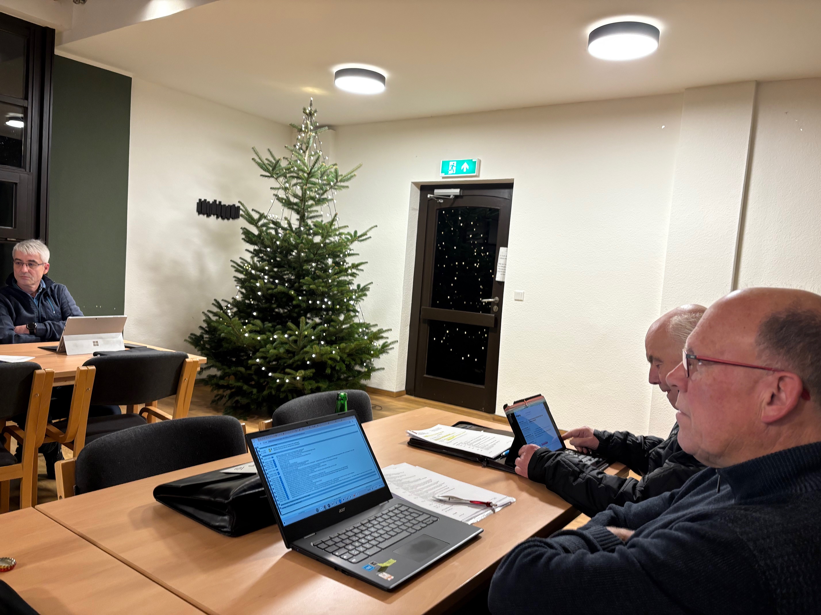 Im weihnachtlich geschmckten Wilhelm-Fricke-Haus tagten am Montagabend beide CDU-Fraktionen.