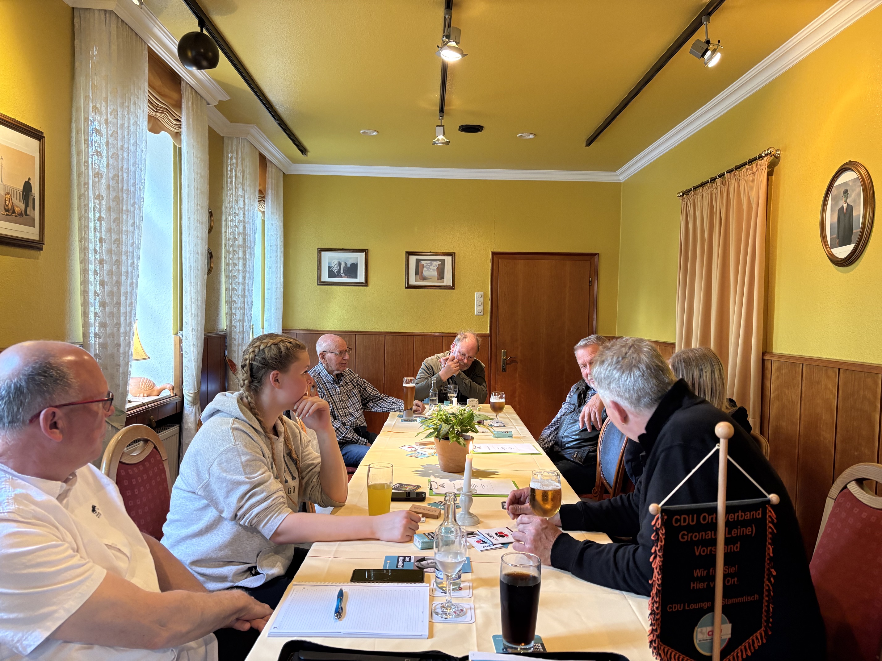 Angeregte Diskussionen um die aktuellen Themen vor Ort - aber auch �ber Themen aus dem Land und dem Bund wurde diskutiert.